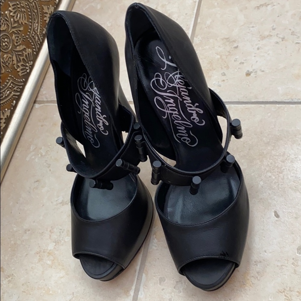 Heels - Picture 2 of 7